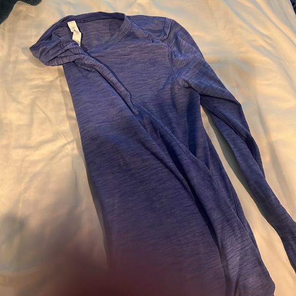 Lululemon top - Picture 3 of 4